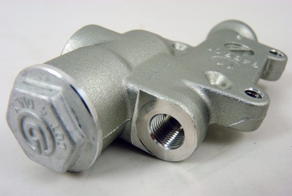 AM - PS 13 刹车主泵 带储液罐 40mm 10850511
