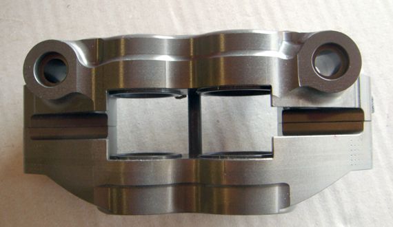 Racing - P4 32/36 辐射卡钳 阳极色 108mm 分体 右卡 XA3B861