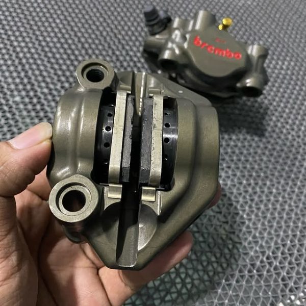 Racing - P2-34 60mm Moto3 右卡（钛活塞） XA88811